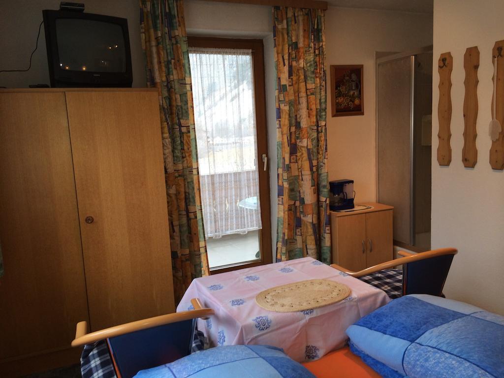 Haus Scholl Bed and Breakfast Nassereith Kamer foto