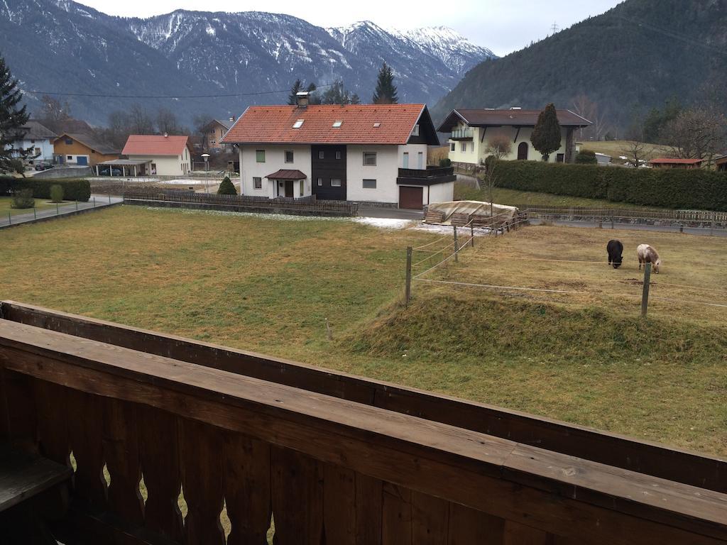 Haus Scholl Bed and Breakfast Nassereith Buitenkant foto
